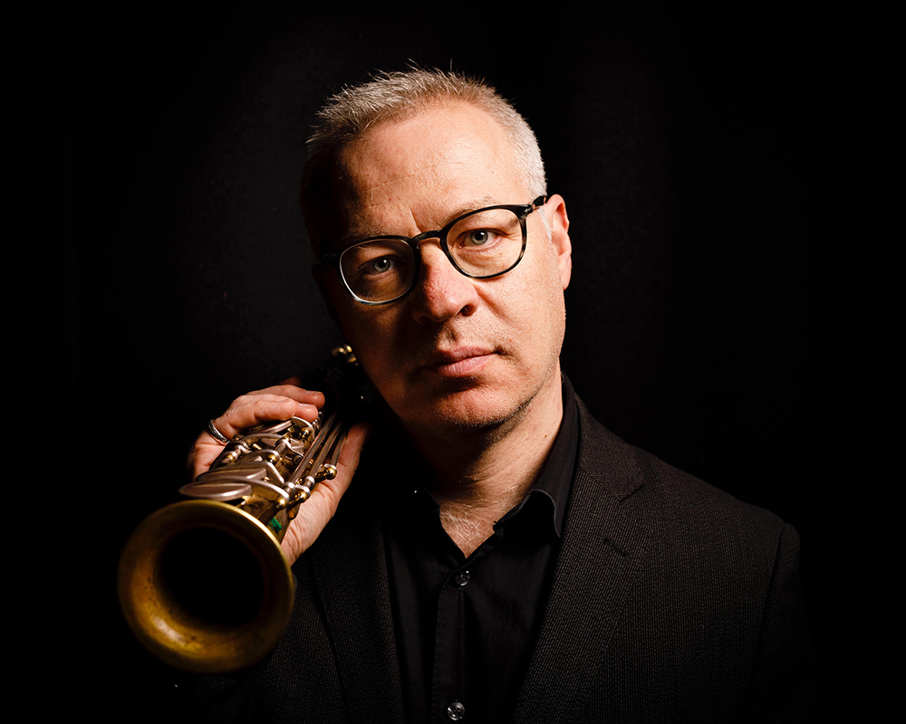coen con strumenti L