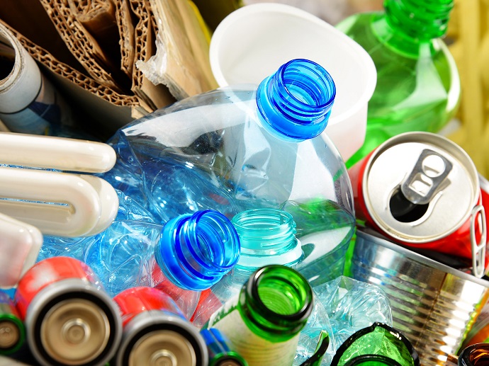 Riciclo-riduzione-rifiuti-plastica-lattine