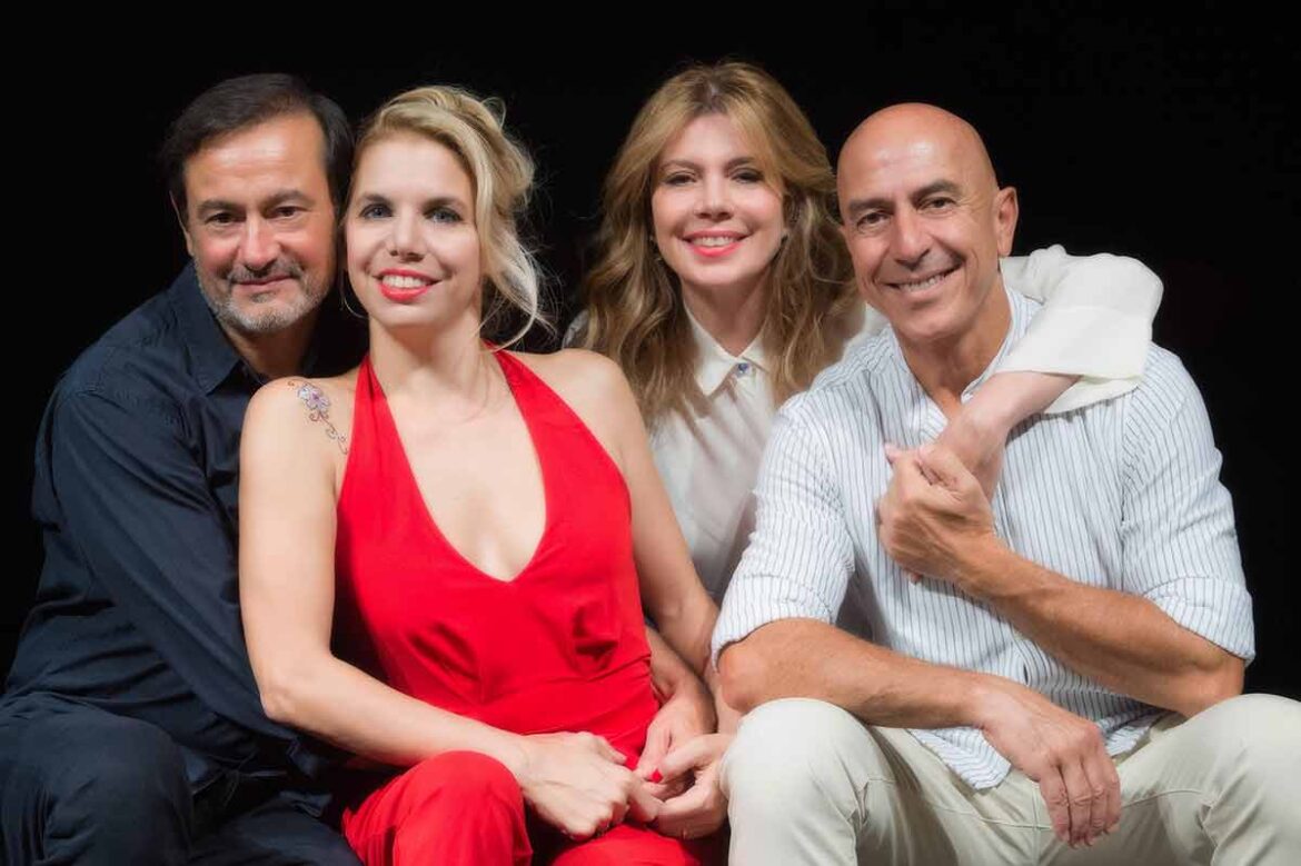 Roberto Ciufoli, Benedicta Boccoli, Simone Colombari, Sarah Biacchi 4-min