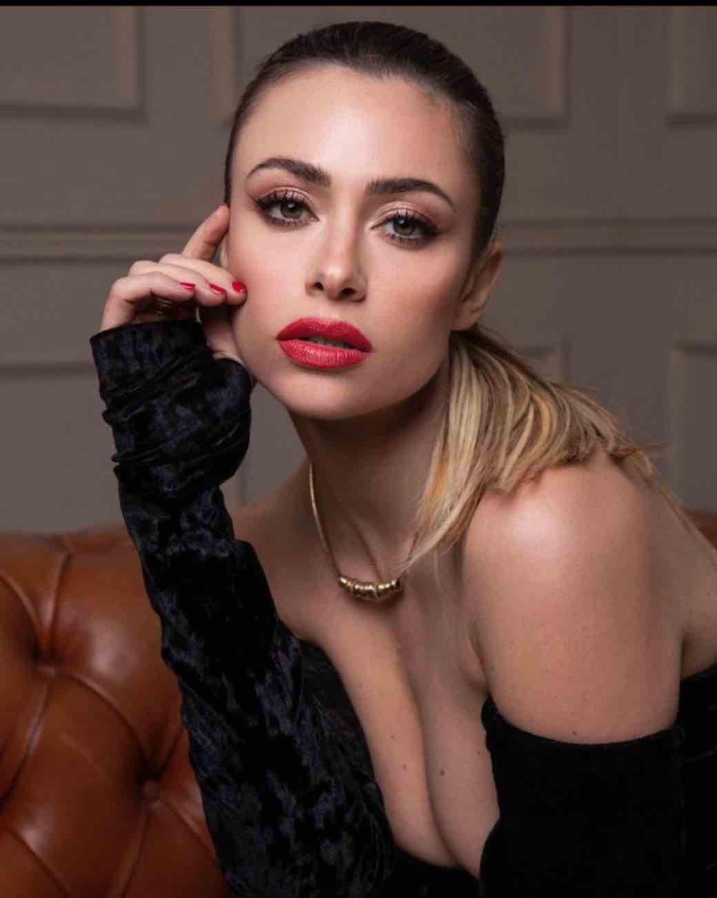 martina_stella